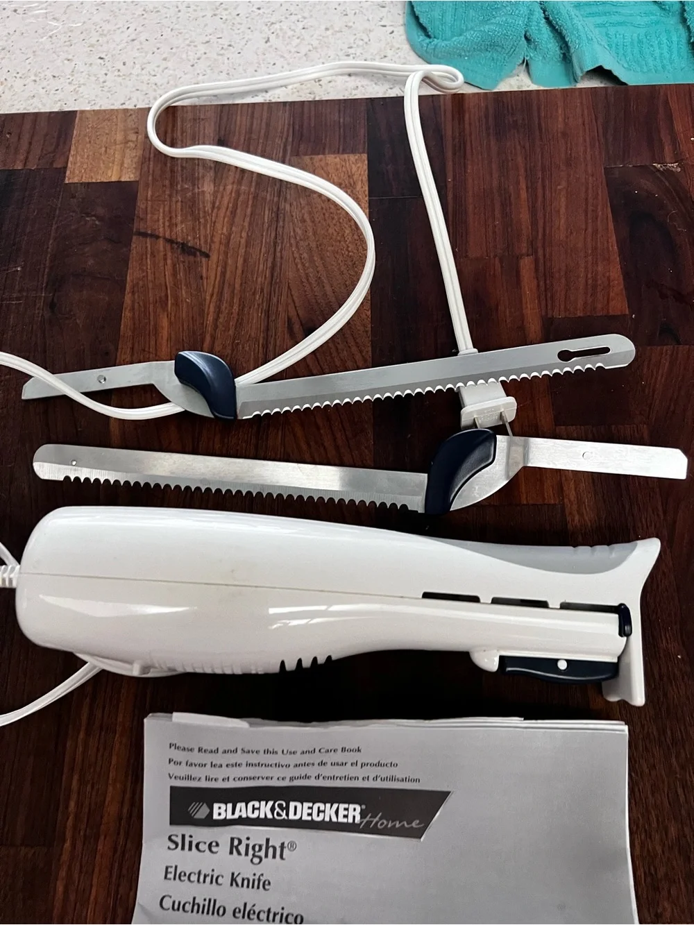 Black & Decker White Electric Bread & Meat Slicer with Serrated Blades